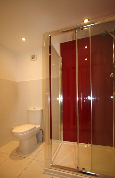 Ensuite to king bedroom at Millgillhead, the Lake District